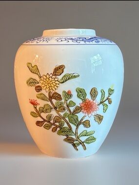 /ANDREA BY SADEK JAPANESE vintage jar/vase (no lid)—collector item